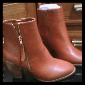 Tan boots  NWT